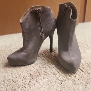 Jessica Simpson Gray Suede Ankle Boots